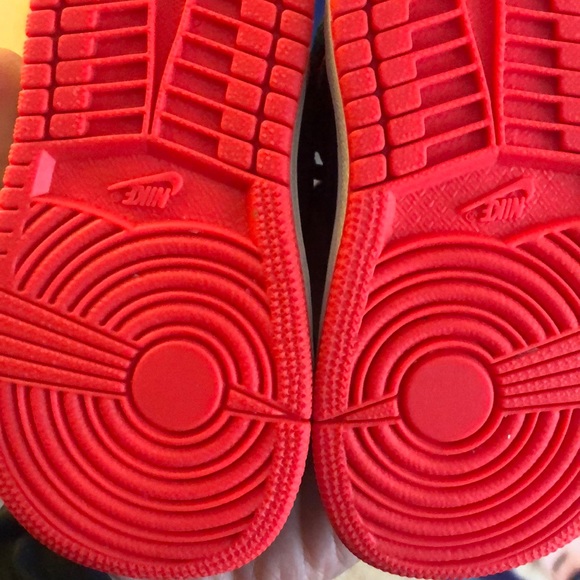 Retro 1 “Chris Paul” Jordan’s - Picture 4 of 4